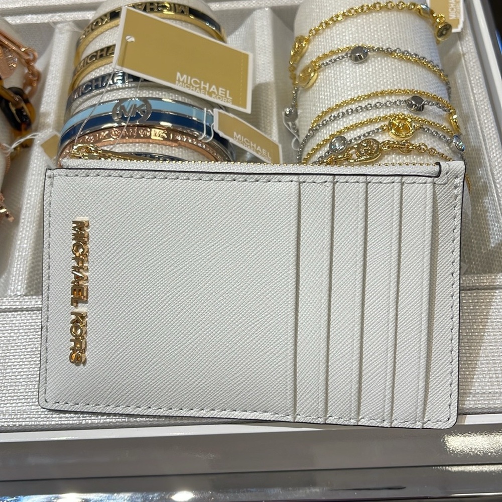 MICHAEL KORS
Jet Set Travel Medium Top Zip Leather Card Case Wallet 
Optic White - Picture 9 of 16